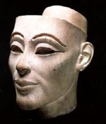 Head of Nefertiti_hp.jpg (5167 bytes)